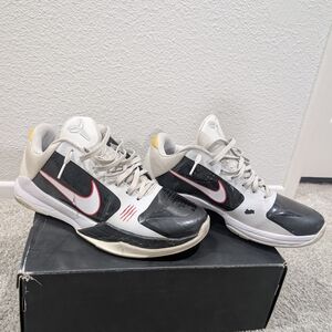 Nike Men's Black and White Sneakers